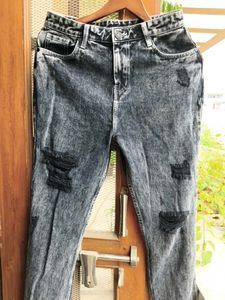 Distressed Wash Women's High rise Jeans