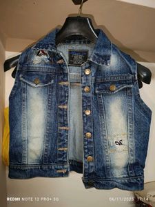 Girl's Sleevless Denim Jacket / Vest