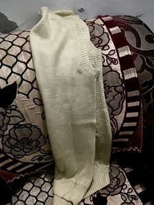 12. Cream Cable Knit Sleeveless Sweater Vest