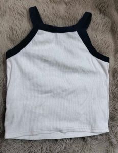 hello kitty fitted crop top xxs
