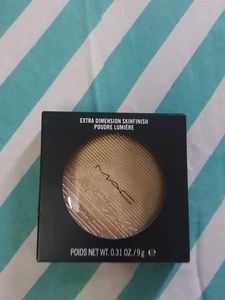 MAC Extra Dimension Skinfinish Highlighter