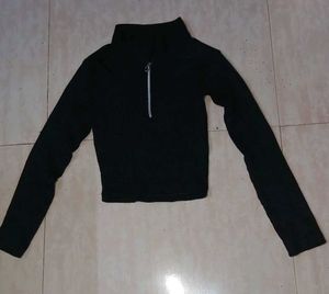 Black Zip-Up Cropped Top fitted