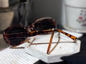 Stylish Tortoiseshell Cat-Eye Sunglasses