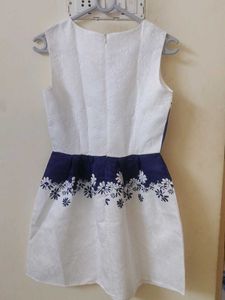 Chic White &amp; Blue Floral Dress