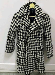 Chic Houndstooth Double-Breasted Coat