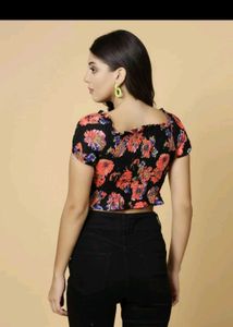 Chic Floral Smocked Crop Top