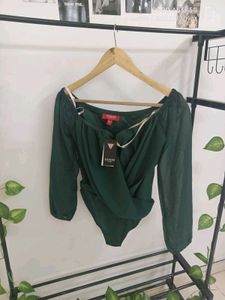 Guess Off shoulder crop Top