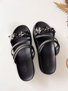BLACK SANDALS| SIZE:39