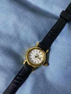 Elegant Gold Accent Watch