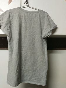 Grey tshirt