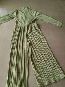 Chic Pleated Wide-Leg Jumpsuit