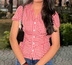 Stylish check fitted shirt for women