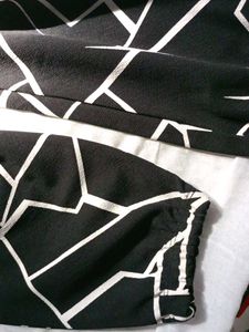 Geometric Print Black Leggings