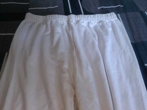 Comfortable White leggings