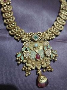Exquisite Gold Necklace &amp; Earring Set