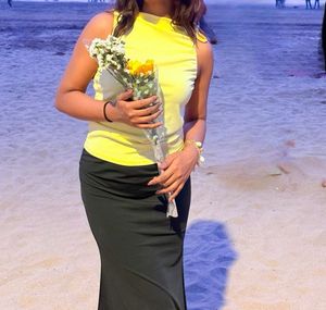 Chic Yellow Sleeveless Top