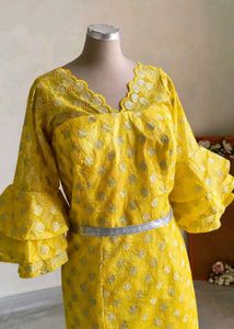 Elegant Yellow Lace Evening Gown