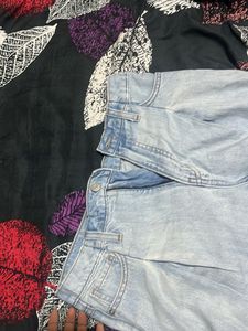 Light Wash Wide Leg Baggy Jeans
