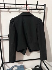 Chic Black Blazer