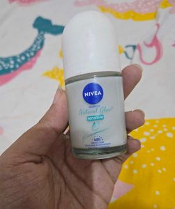 Nivea Natural Glow Sensitive Roll-On
