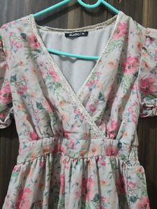 Chic Floral Tiered Midi Dress