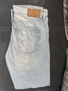 Light Wash Relaxed Fit Jeans