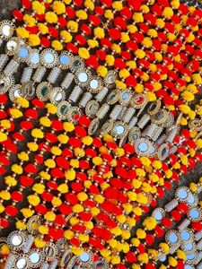 Pompom Strings