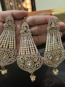 earring with mang tikka