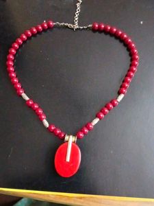 Chic Red Beaded Necklace