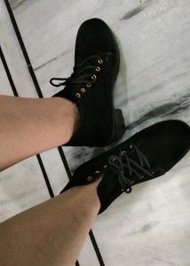 New Scude Black Boots