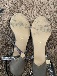 Used Curiozz Grey Heels