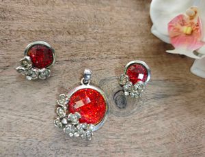 Red Pendant &amp; Earring vintage Set