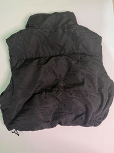 Puffer Vest with elastic at the bottom