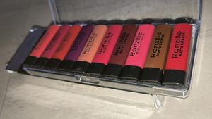 Women Lipstick With Defferent Shades