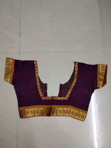 Very Pretty Pattu Saree With Blouse