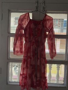 Chic Red Floral Puff Sleeve Dress