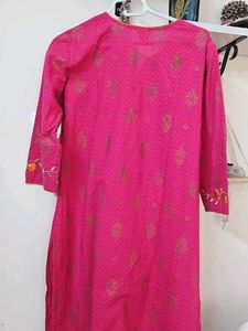 Elegant Pink Embroidered Kurta