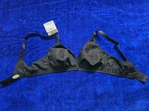 Classic Black Bra - Comfortable & Stylish