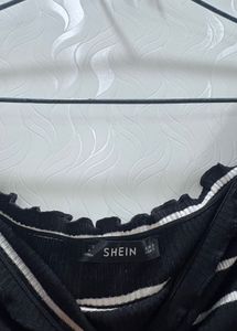 Off shoulder Top Shein