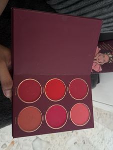 Pro-festive makeup kit