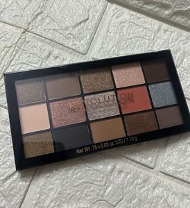 Makeup Revolution Eyeshadow Palette