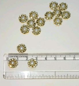 Patches Moti Stone Cream Flower jarkan fancy 15 p