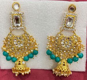 Beautiful Gold Jhumka Earrings