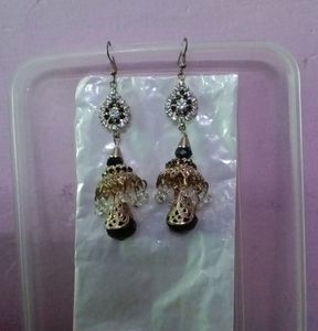 Light Weight Black And Silver Earings