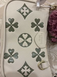 Stylish White Shoulder Bag