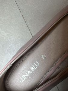Elegant Pink Pointed Toe Flats size 39-40