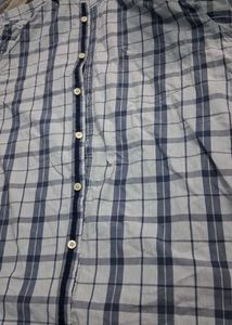 Men's Classic Plaid Button-Down Shirt