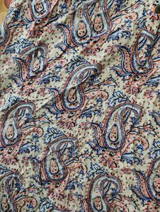 Chic Paisley Print V-Neck Top