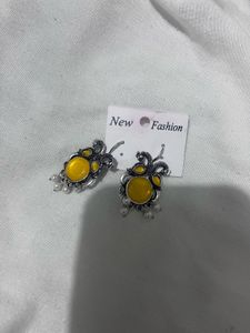 Fashionable Earrings Set