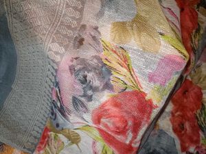 Vintage Floral Linen Saree